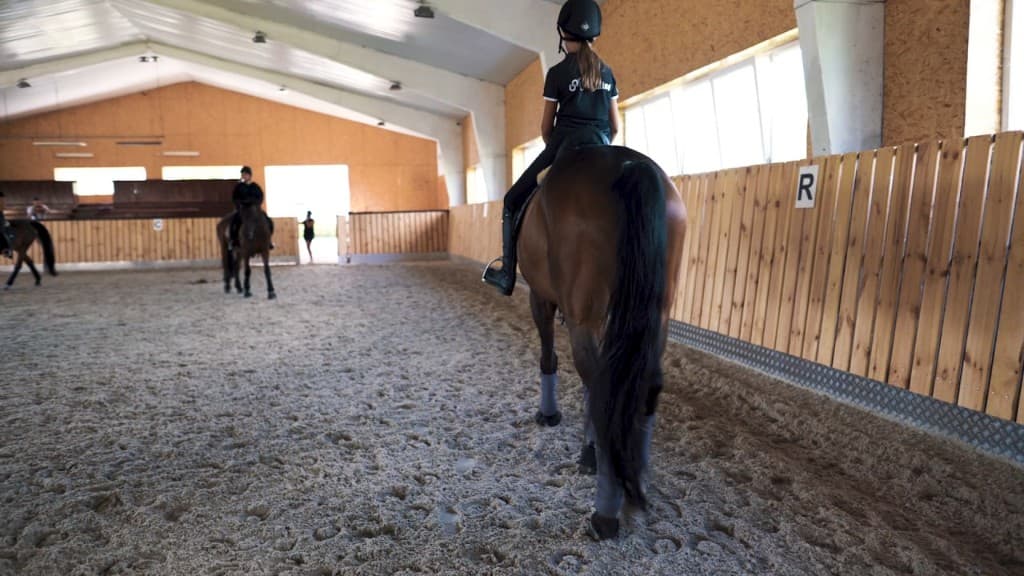 Малий критий манеж